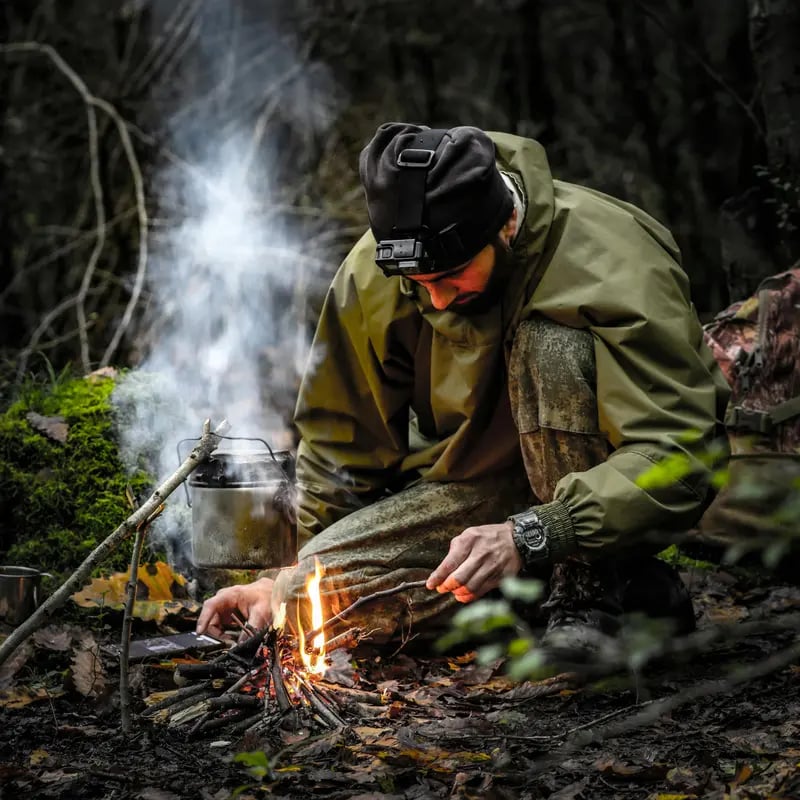 🔥 Fast Lighting Fire Starter Kit for Campfires in All-Weather Waterproof & Windproof