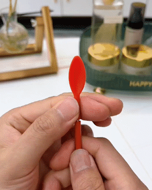 Mini Extendable Silicone Scraper