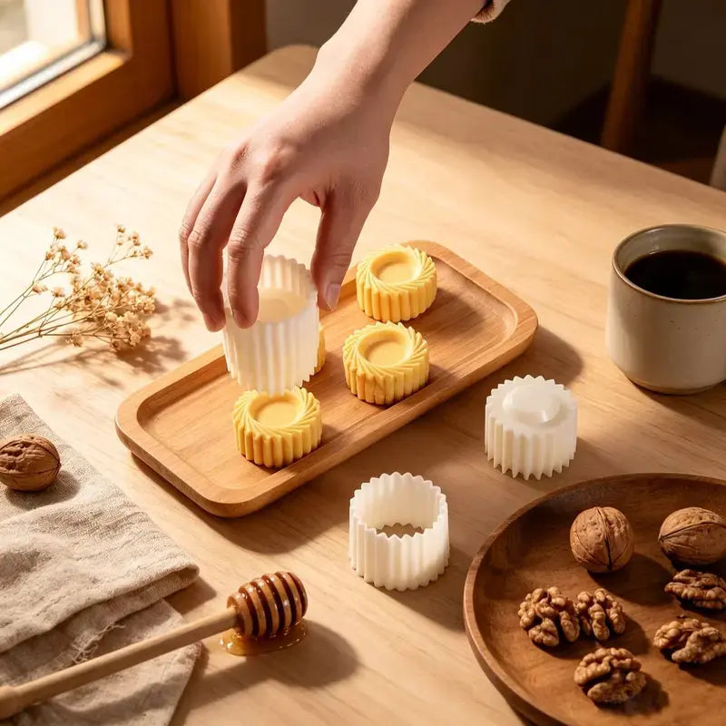 2 Counts Sunflower‑Patterned Round Hand‑Press Mooncake Mold, French‑Style Lace Pastry Mold 🍪